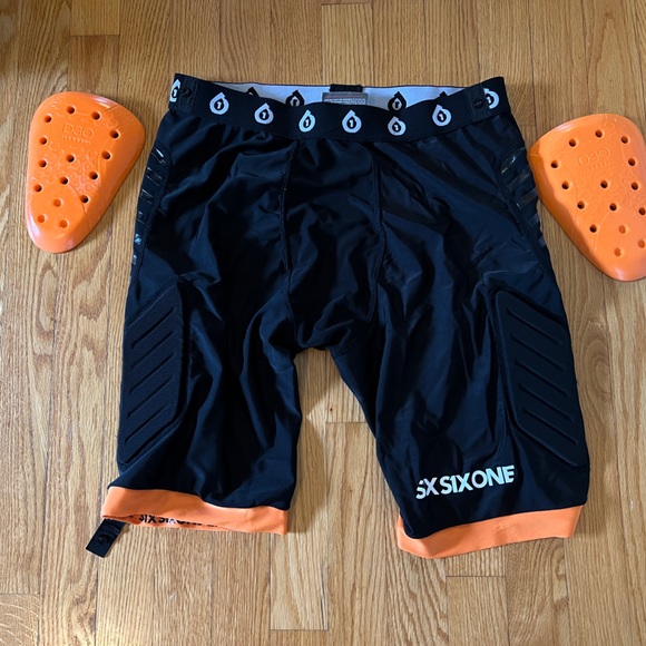 COPY - Sixsix one EVO COMPRESSION SHORT xl - Picture 1 of 5